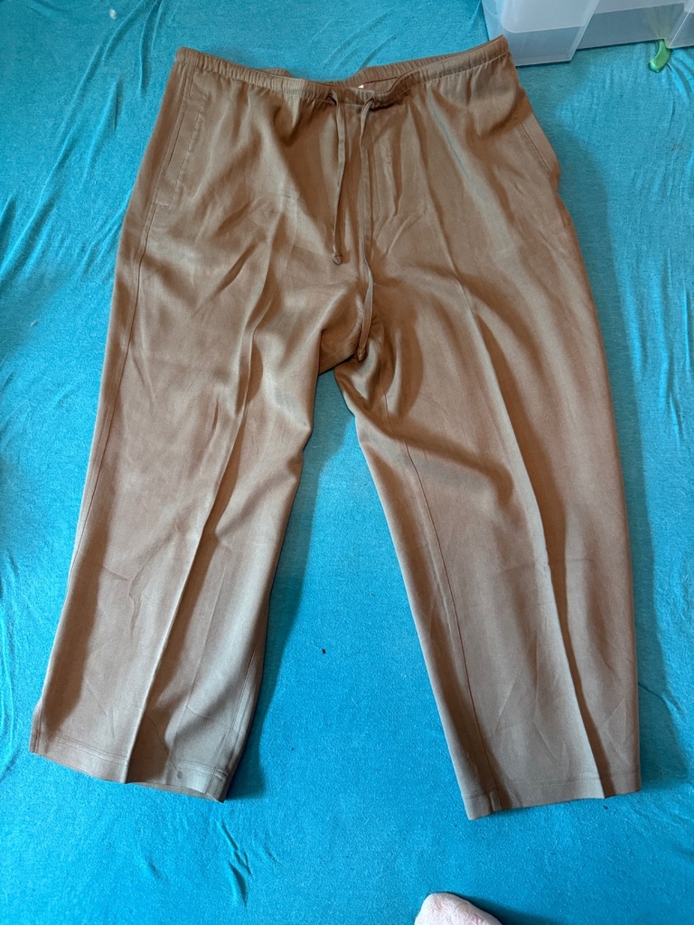Tommy Bahama Women's Drawstring Chinos in olive green